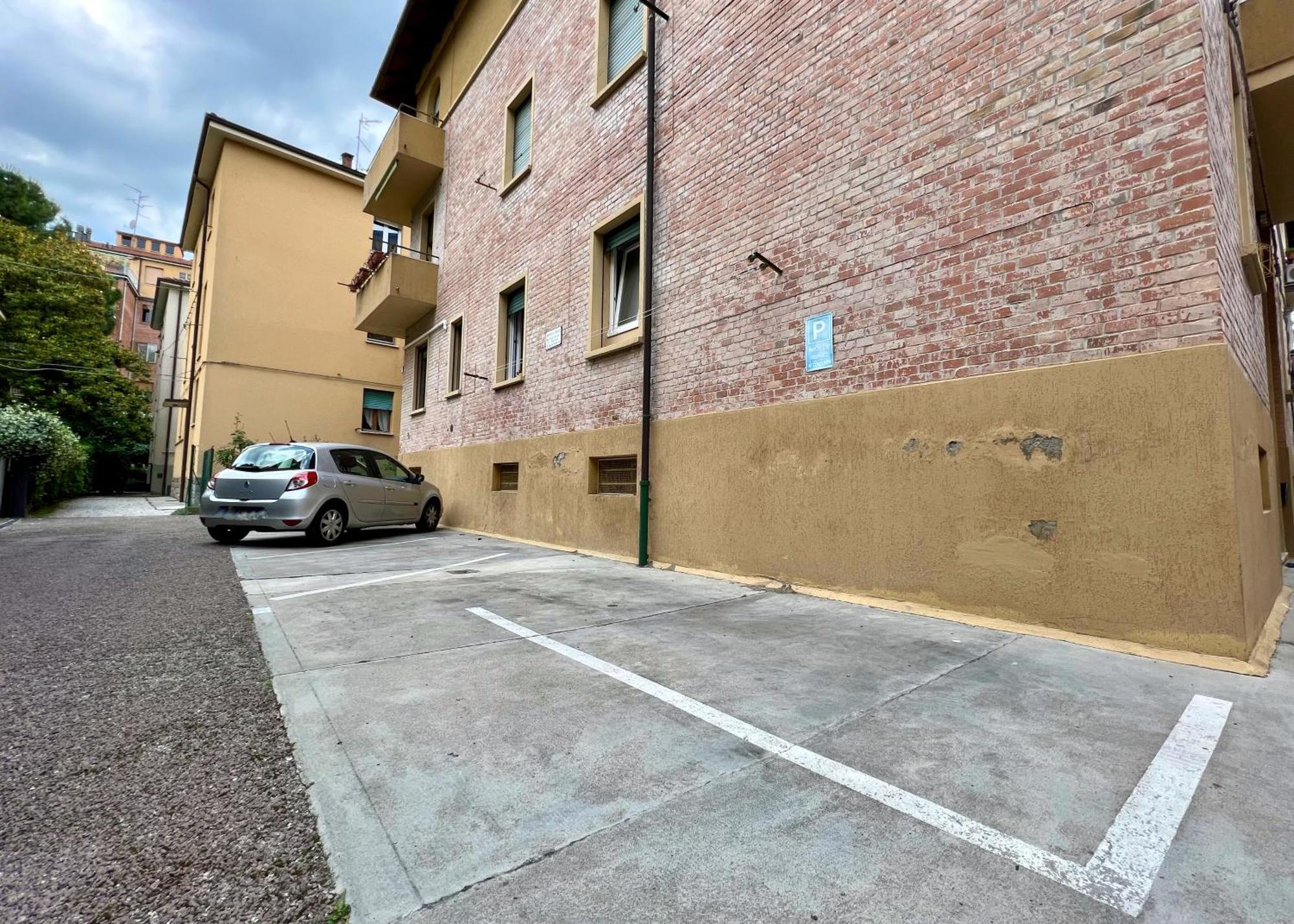 Charming Apartment Near Saragozza Bologna — Photos 3